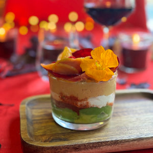 Les entrées : Pressé de crabe, avocat, mangue et citron vert