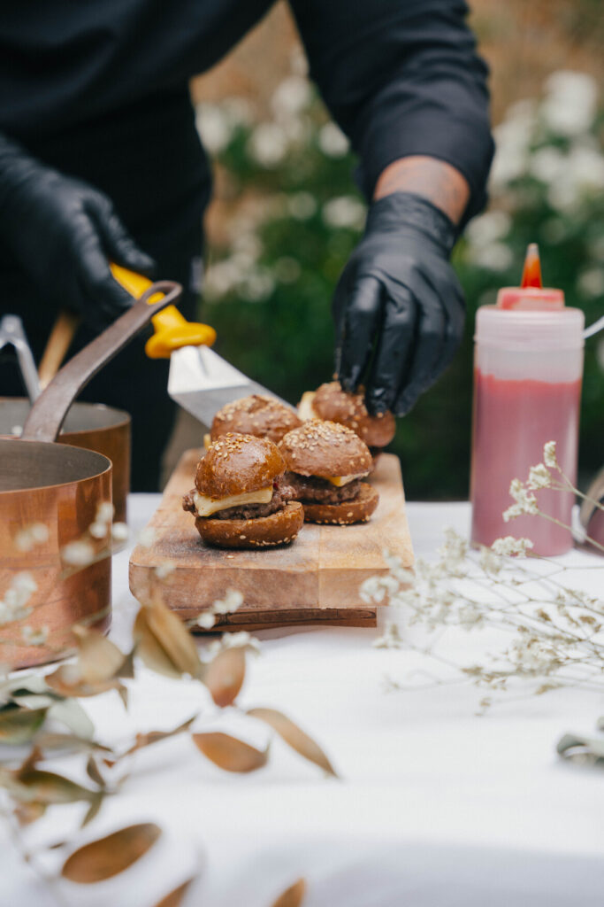 mini-burgers-traiteur-cocktail-culinaire mini-burgers-traiteur-cocktail-culinaire